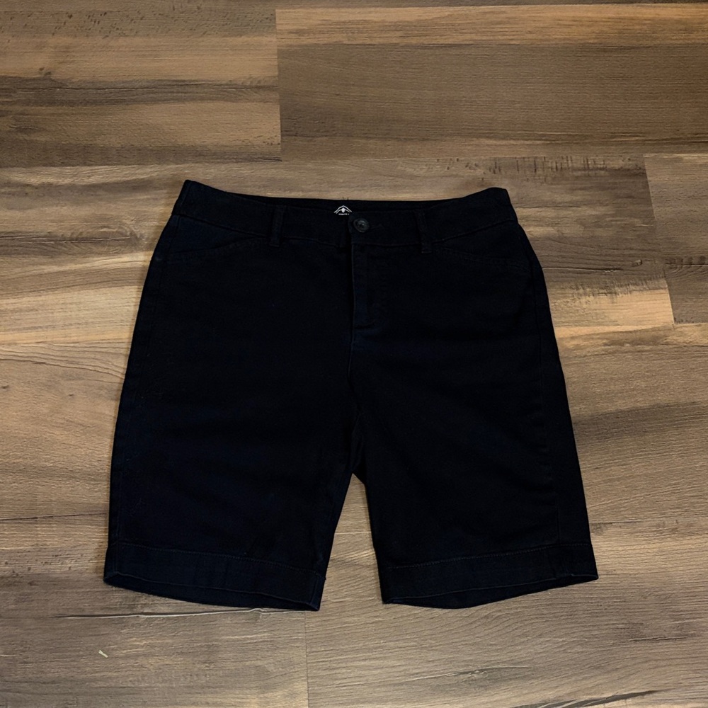 Womens St. John's Bay Black Bermuda Shorts Size 6P